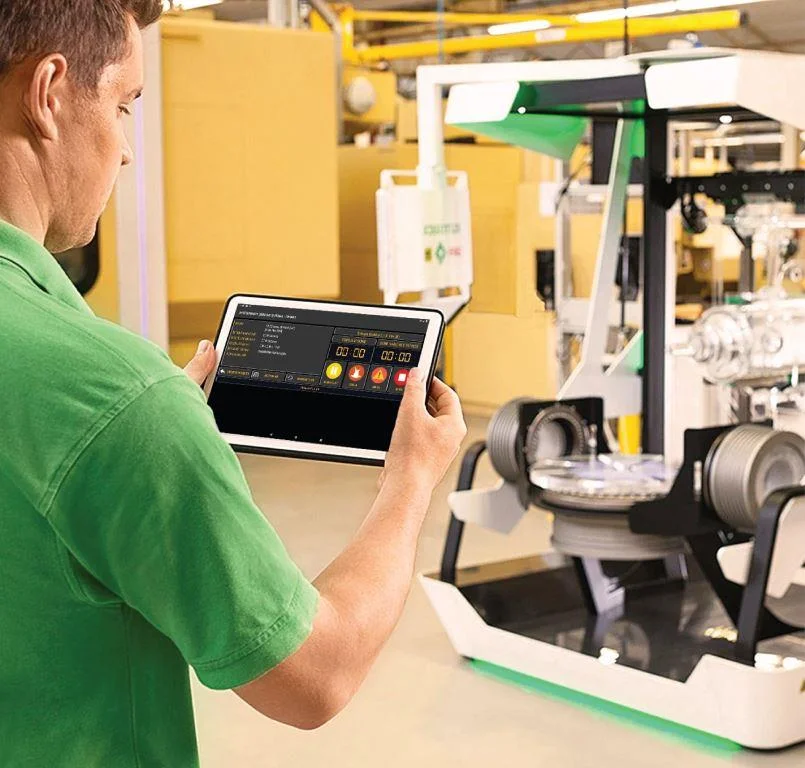 Tablet ile Üretim Yönetim Sistemi Kullanan Çalışan